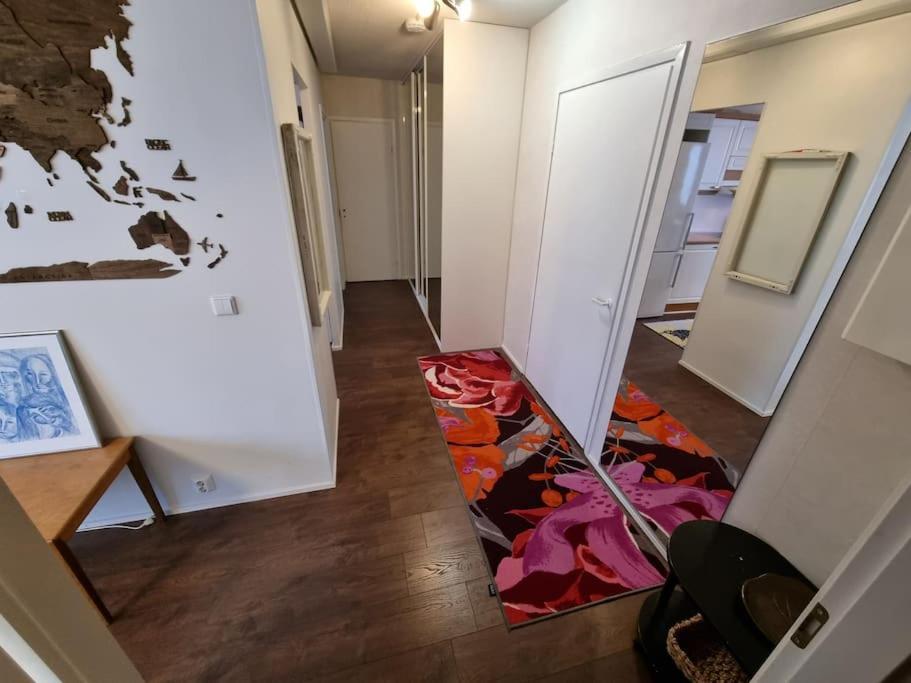 Valoisa Huoneisto Jossa Erinomaiset Vuoteet. S:t Michel Exteriör bild